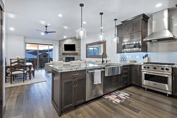 Fridge, microwave, oven, stovetop - Retreat at Black Rock Ridge | Private Hot Tub | Bunk Room Suite | Minutes to Park City & Deer Valley (Kamas)