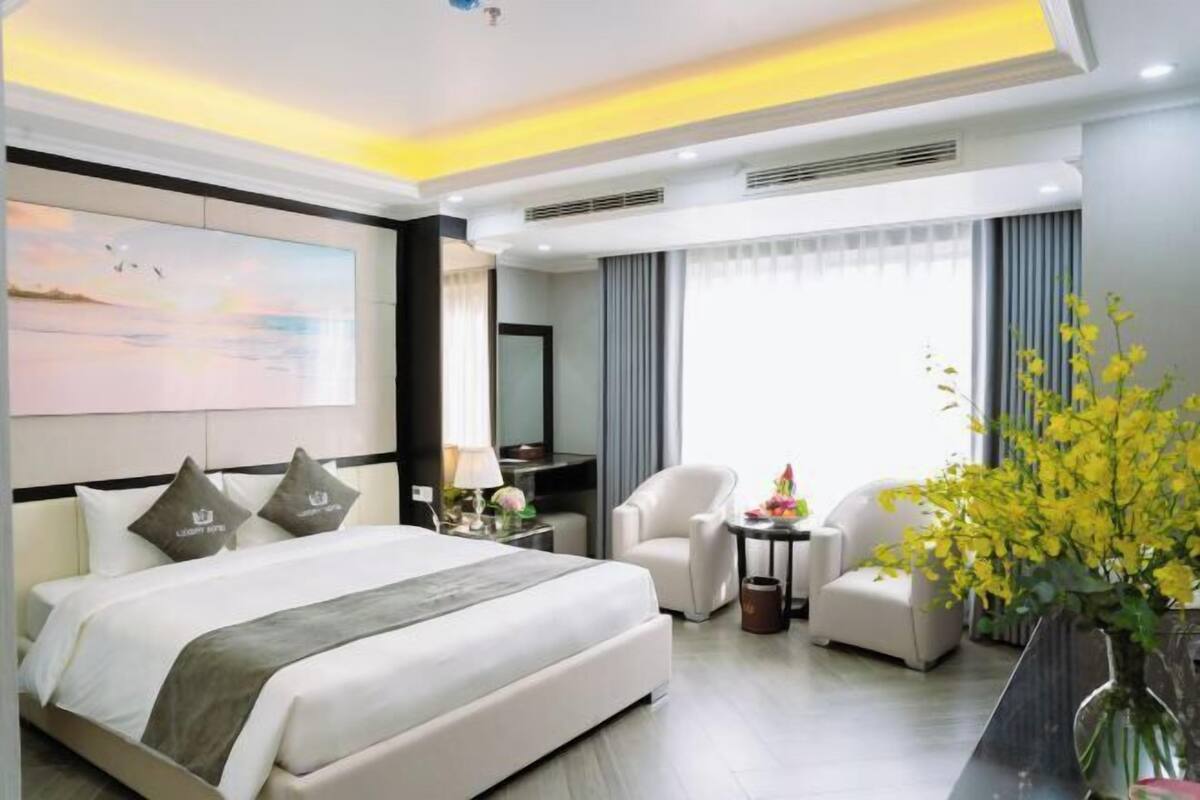 In-room safe, blackout drapes, WiFi (free)