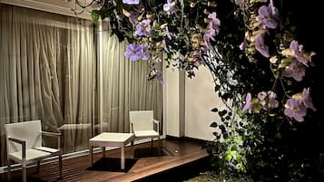 Superior Twin Room | Balcony