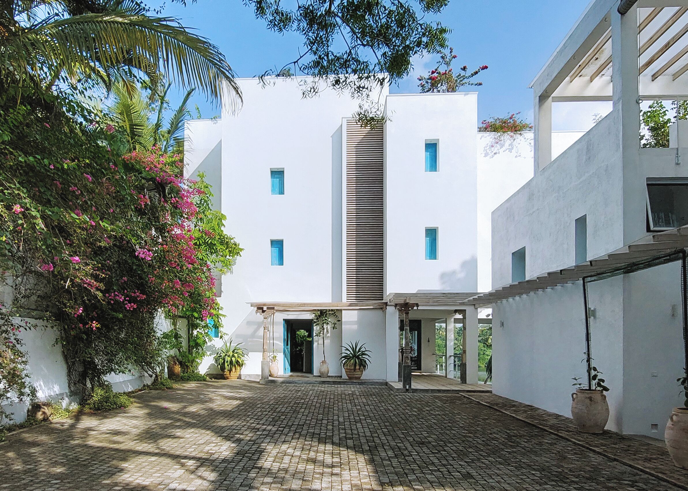 Fachada de la propiedad