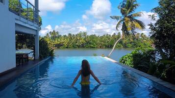 Alberca al aire libre