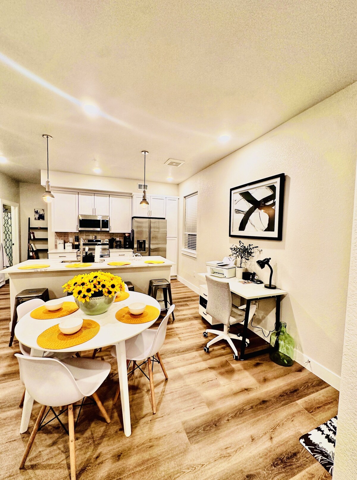 2-bedroom 2-bath Luxury condo, 2 Tram stops from Empower field, 3 to Downtown!