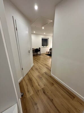 Interior - Apartment "Am Tillysee in Wardenburg" with Private Terrace & Wi-Fi (Wardenburg)