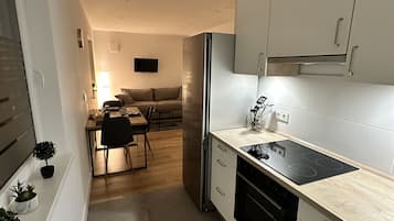 Kühlschrank, Ofen, Herdplatte, Geschirrspüler
