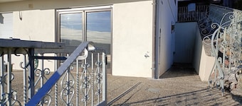 Apartment 'Bamboleo' with Shared Terrace, Private Garden and Wi-Fi