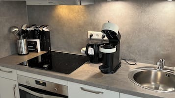 Kühlschrank, Ofen, Herdplatte, Geschirrspüler