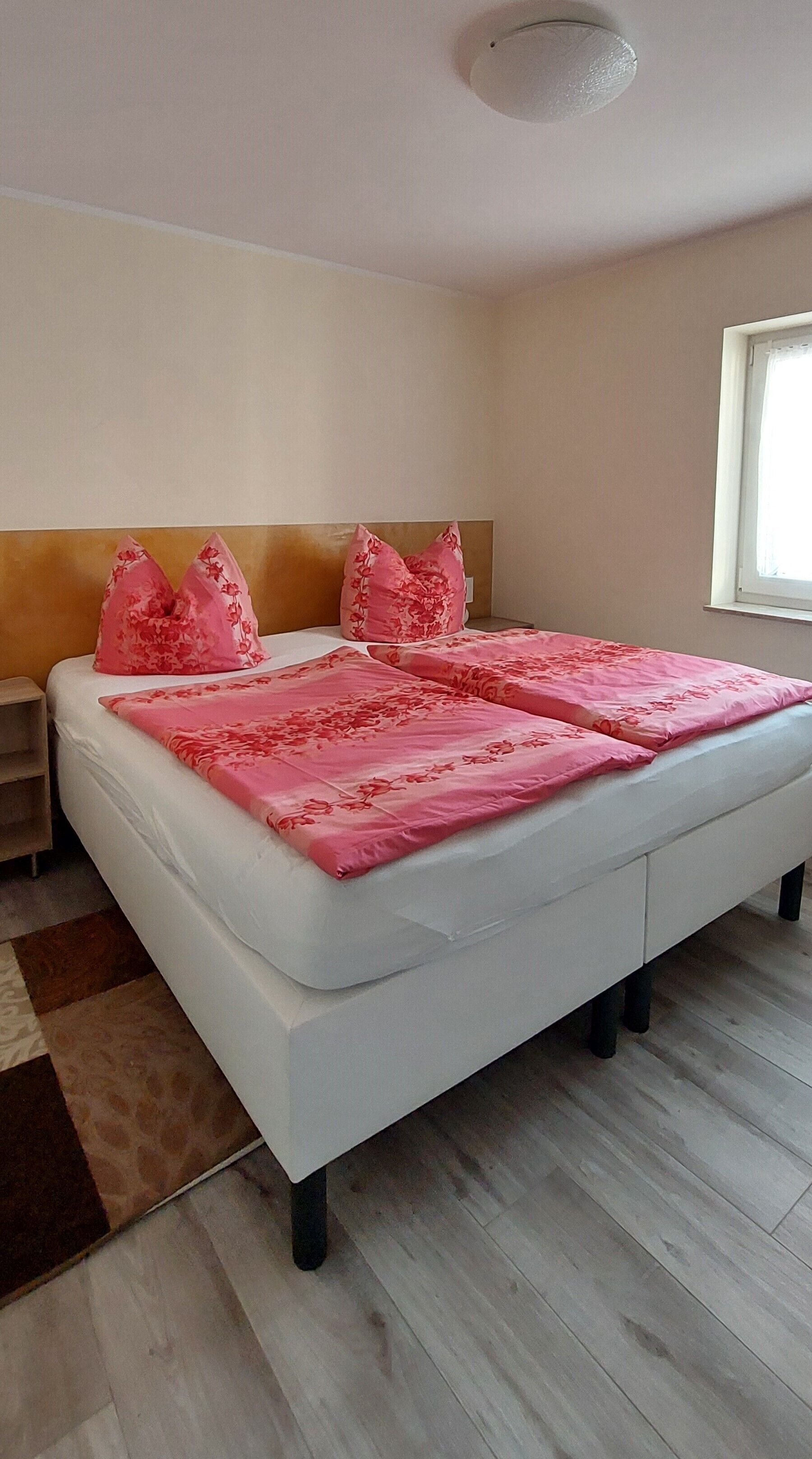 3 Schlafzimmer, kostenloses WLAN, Bettwäsche