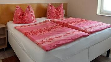 3 Schlafzimmer, kostenloses WLAN, Bettwäsche