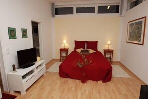 1 bedroom, iron/ironing board, free WiFi