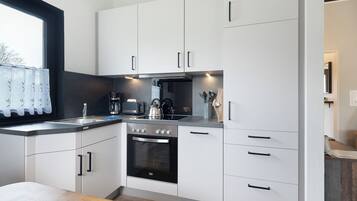 Kühlschrank, Ofen, Herdplatte, Geschirrspüler