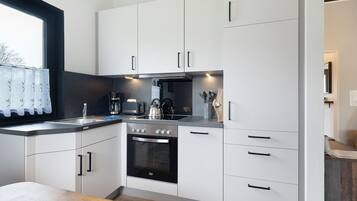 Geladeira, fogão, cooktop, lava-louças