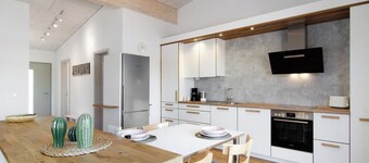 Apartment 'Wohnung Zeder' with Shared Terrace, Balcony and Wi-Fi