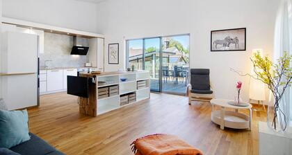 Deluxe Ferienwohnung 'Zeder' mit Gemeinschaftsterrasse, Balkon und WLAN