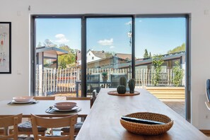 Dining - Apartment 'Wohnung Zeder' with Shared Terrace, Balcony and Wi-Fi (Pfullendorf)