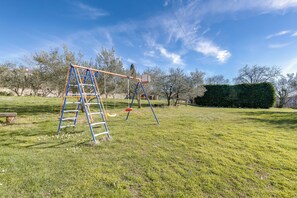 Área de juegos infantiles al aire libre