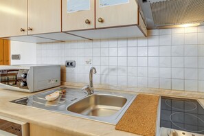 Family Apartment, Multiple Bedrooms (Tourist Farm Tonin - Apartment 1) | Living area | 21-inch flat-screen TV with digital channels, TV - Tourist Farm Tonin Apartments (Koper)