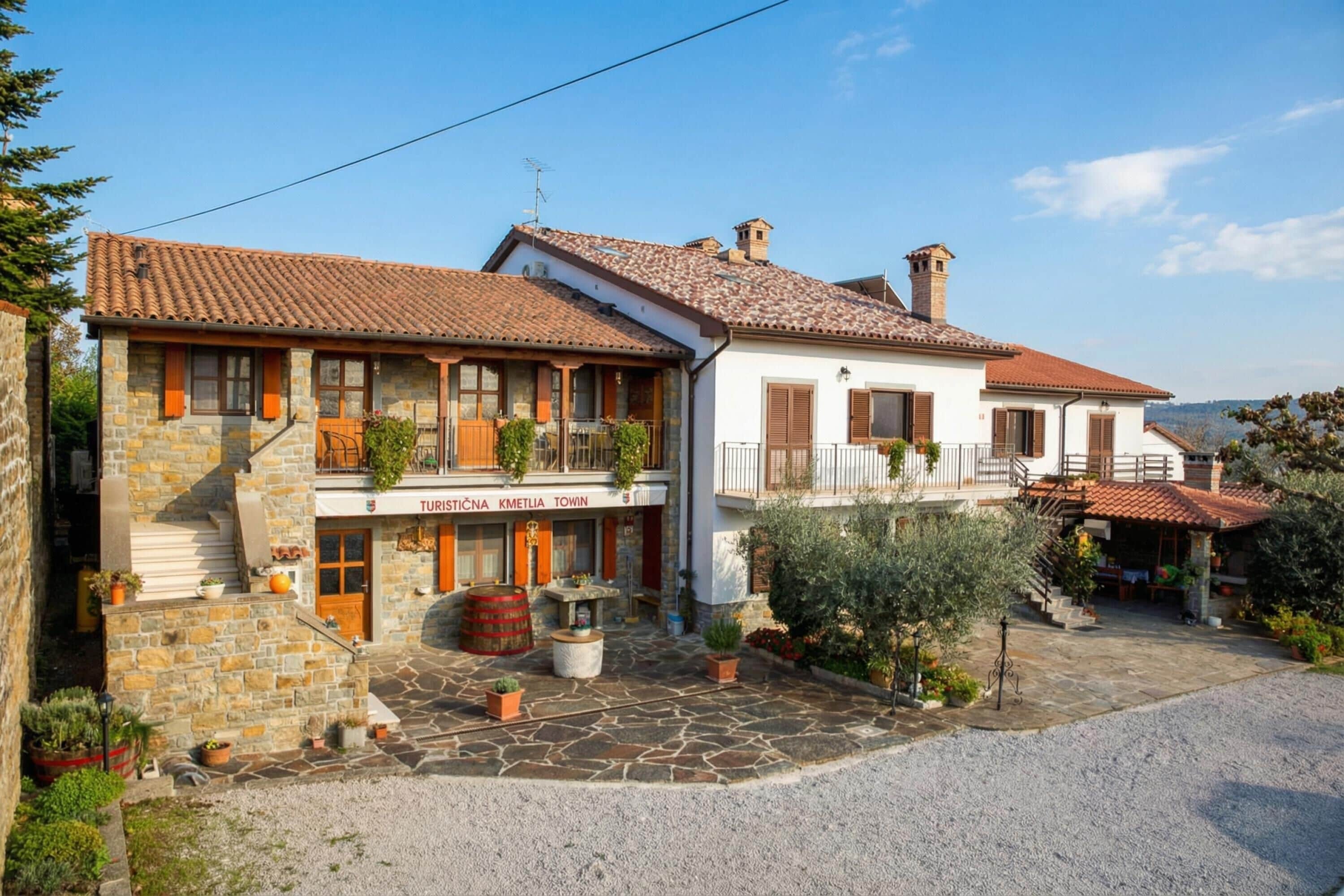 Family Apartment, Multiple Bedrooms (Tourist Farm Tonin - Apartment 1) | BBQ/picnic area