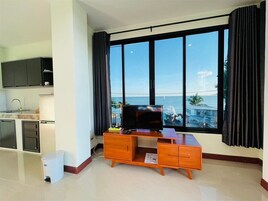 Deluxe Double Room, Ocean View | Free WiFi, bed sheets
