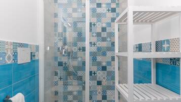 Camera Tradizionale | Bagno | Set di cortesia gratuito, asciugacapelli