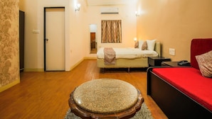 Deluxe Suite, 1 Double Bed | 1 bedroom, minibar, desk, soundproofing - The Center Court Resort and Spa (Varca)