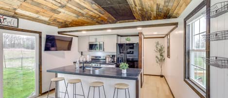 Refrigerador, microondas, horno, placa de cocina