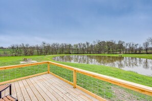 Property grounds - Fishing Pond Access: Pet-Friendly Lorena Studio (Lorena)