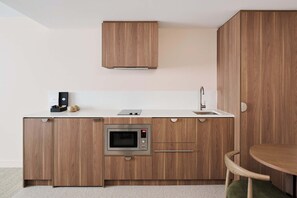 Microwave, dishwasher, electric kettle, toaster - Abode Phillip (Phillip)