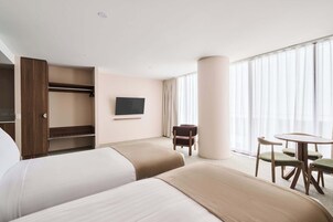 Ropa de cama de alta calidad y cortinas blackout