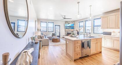 *FREE SKIS* Perfect for Families – Two King Suites | 2 Minutes to Skiing at Deer Valley East Village