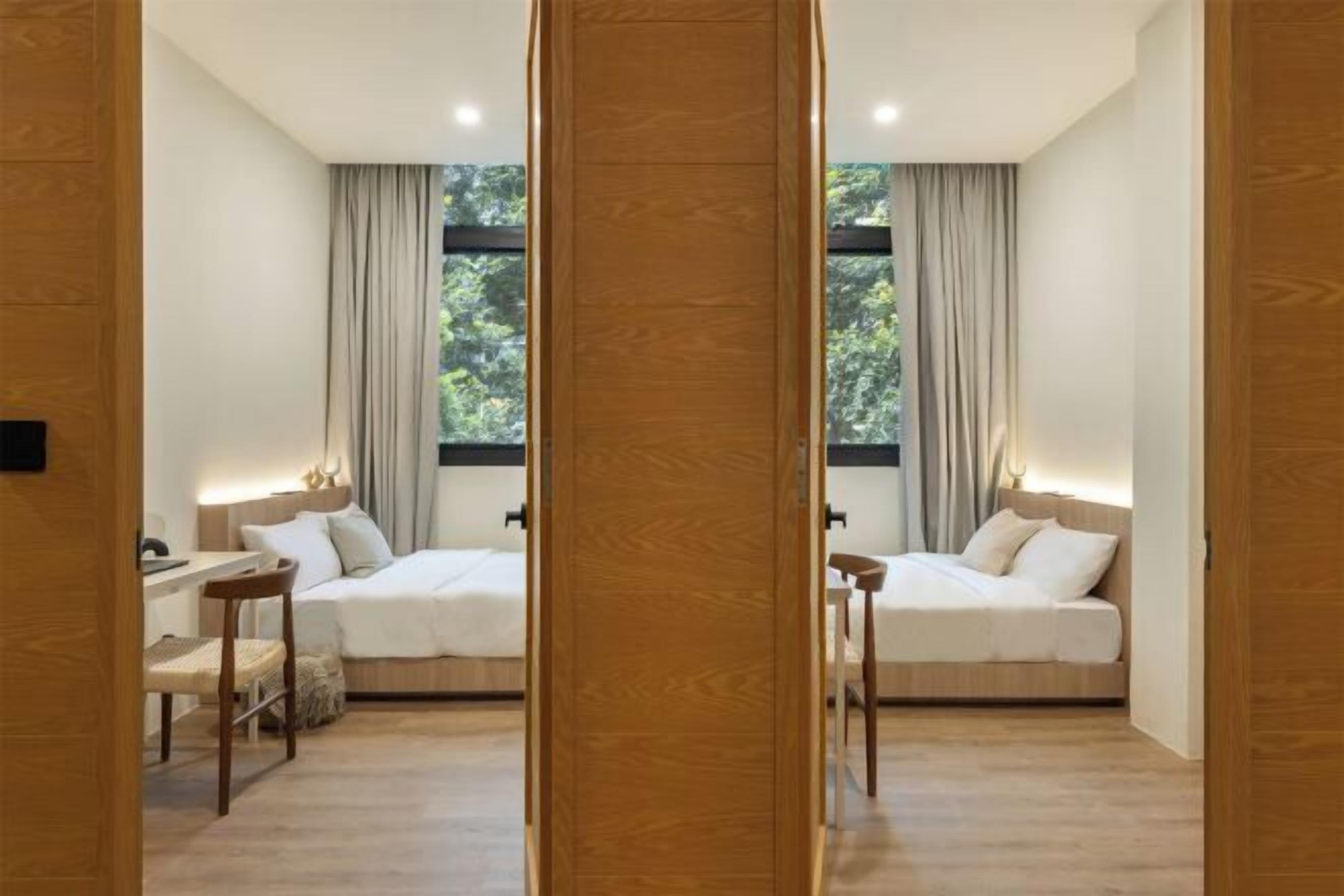 Literie de qualité supérieure, coffres-forts dans les chambres, bureau