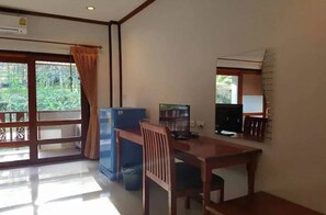 Schreibtisch, Bettwäsche