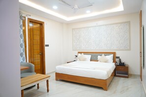 Quarto luxo | 1 quarto, Wi-Fi de cortesia