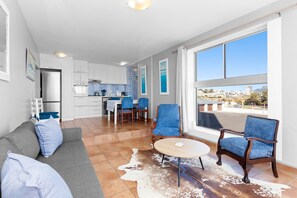 Appartement (2 Bedrooms) | Coin séjour