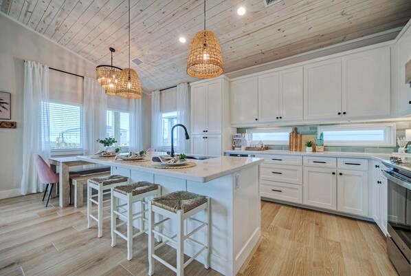 冰箱、微波炉、烤箱、炉灶