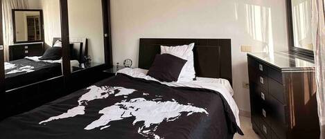 2 bedrooms, iron/ironing board, WiFi, bed sheets