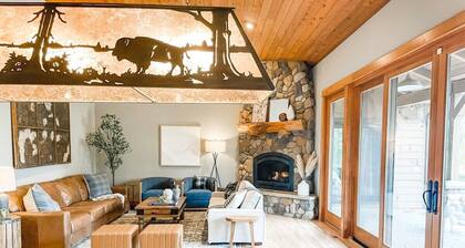 Luxury Ashland Mountain Escape: Pool, Hot Tub