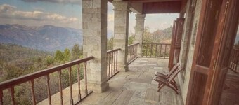 Ode to the Mountains
