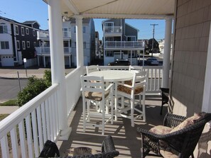Outdoor dining - 19 49th Street Sea Isle City (Sea Isle City)