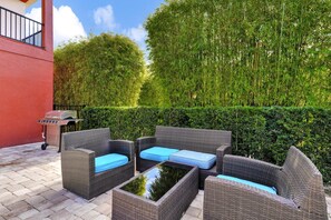 Terrace/patio - Astounding Home near Disney with Themed & Media Room, Pool Table with Waterpark. (Kissimmee)