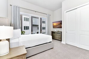 5 slaapkamers, een strijkplank/strijkijzer, internet, beddengoed