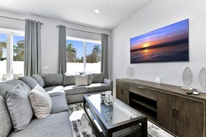 Smart TV - Blissful Condo Retreat near Disney with Resort & Waterpark Access - B35-102 (Kissimmee)