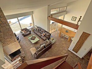 TV, fireplace, DVD player, books - Villa San Michele - 70's Experience (Salernes)