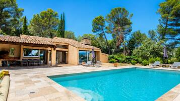 Piscine extérieure