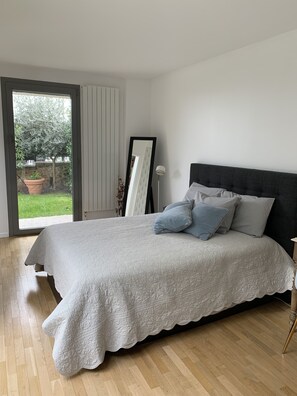 1 chambre, fer et planche Ă repasser, Wi-Fi, draps fournis