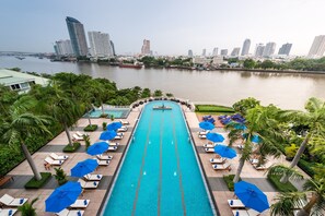 Indoor pool, outdoor pool - Chatrium Hotel Bangkok (Bangkok)