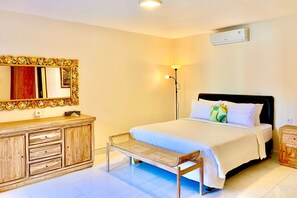 3 habitaciones, caja de seguridad en la habitación y escritorio 