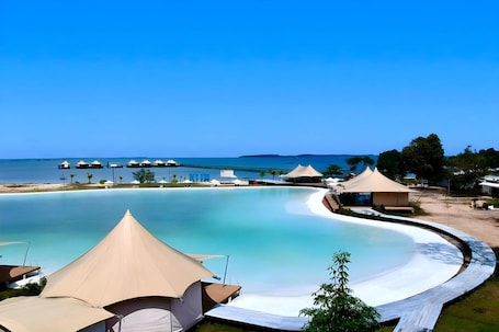 Lagoon Villa | Exterior