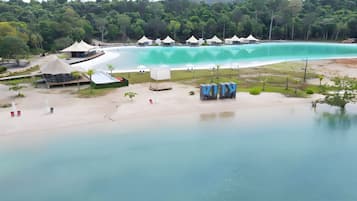 Kolam renang outdoor
