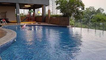 Kolam renang outdoor