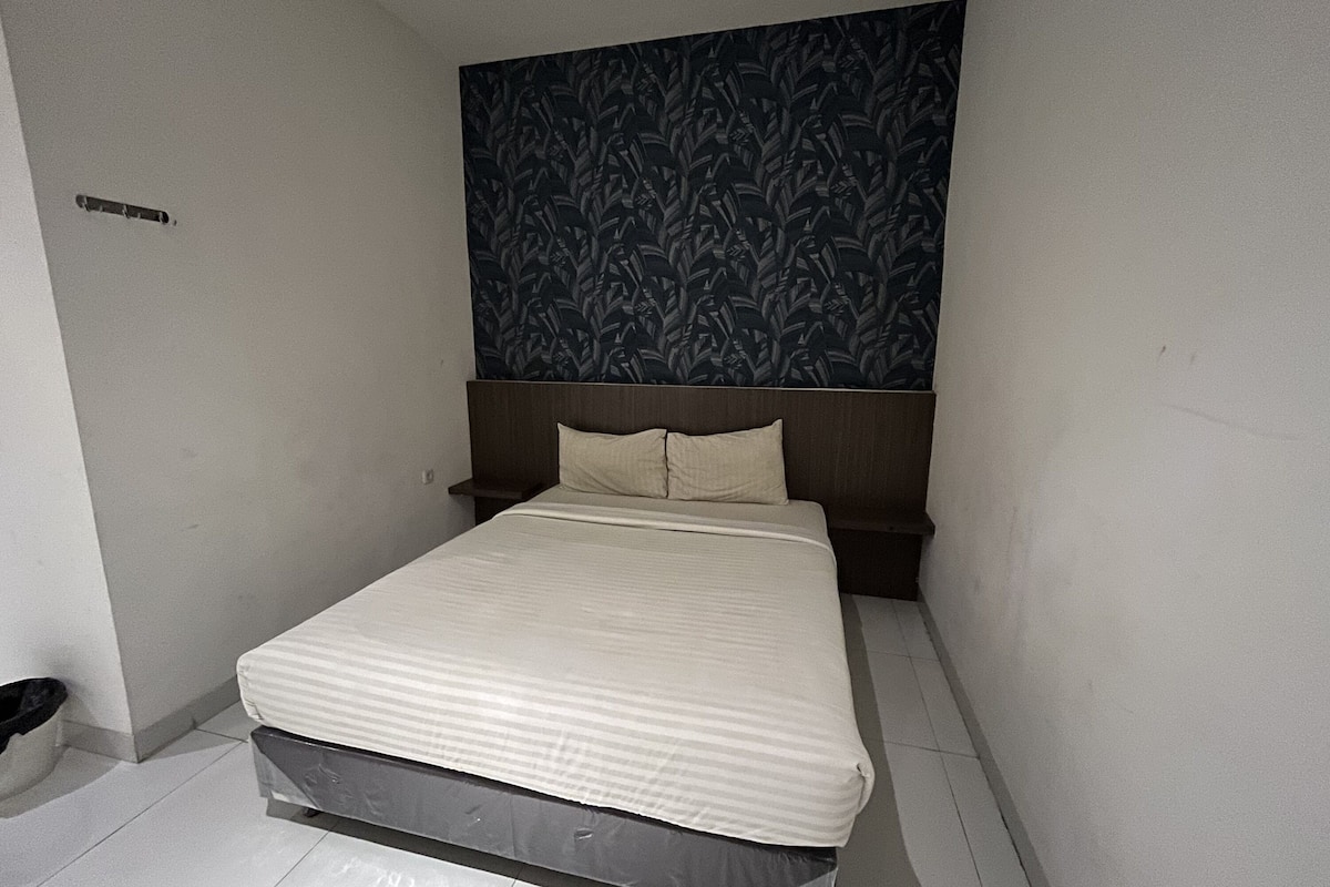 Quarto casal standard | Escrivaninha, Wi-Fi de cortesia, roupa de cama